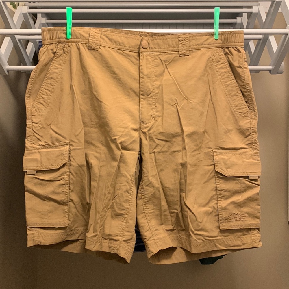 L.L. Bean Mens Nylon Dark Khaki Cargo Shorts Size XL